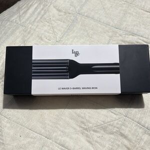 Le Waver
3-Barrel Titanium Waving Iron